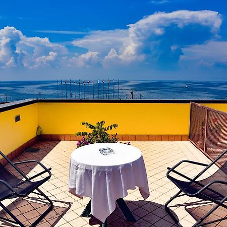 Hotel Ristorante Miralago Garda  Exterior foto
